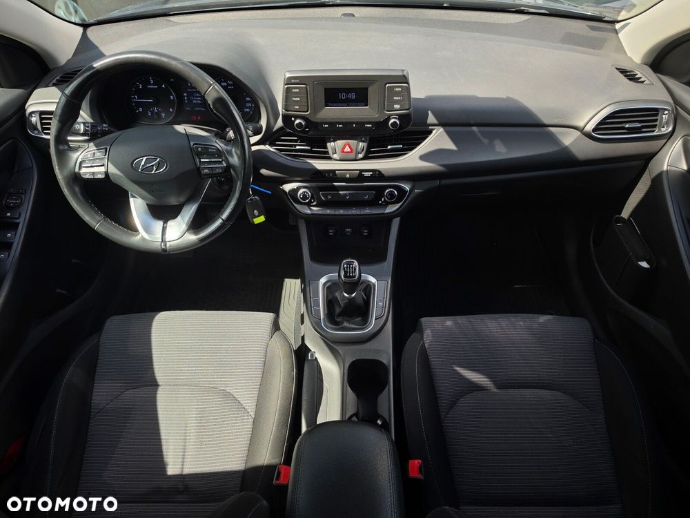 Hyundai i30 1.6 D Classic + - 11