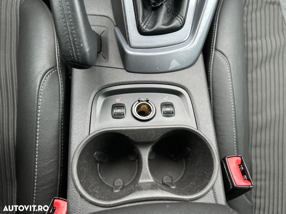 Ford Focus Turnier 2.0 TDCi DPF Titanium - 9