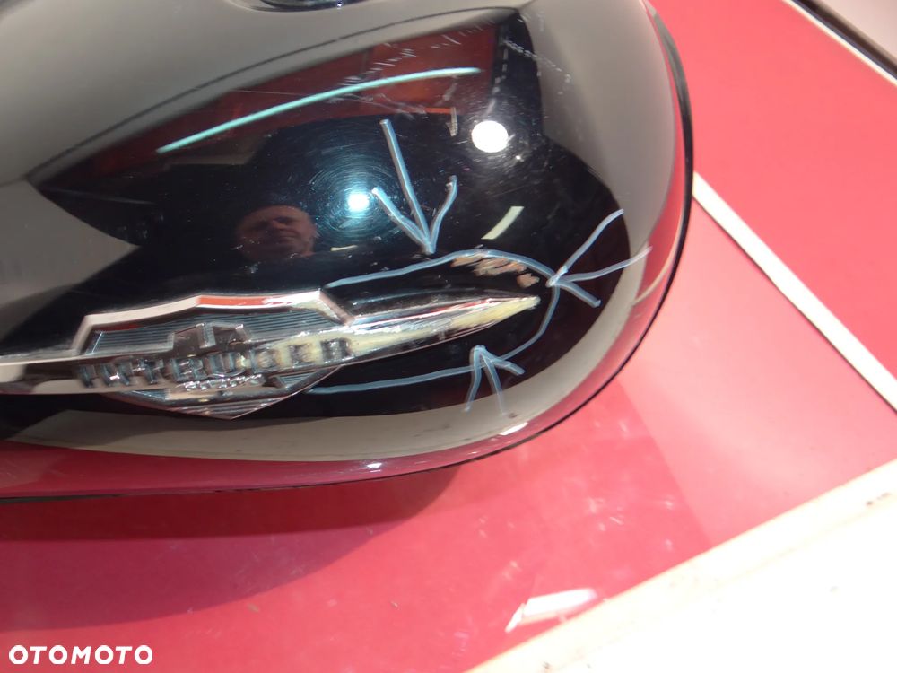 S040 Suzuki VZR 1800 Intruder (06-17) ZBIORNIK PALIWA BAK - 16