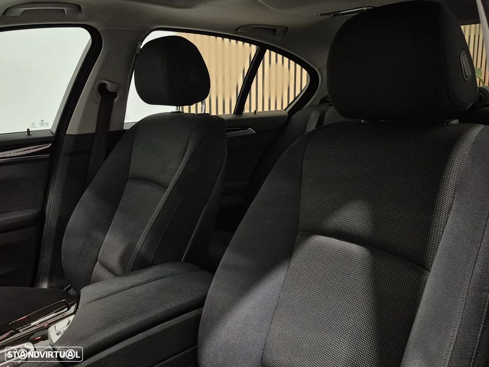 BMW 520 d xDrive Auto - 32