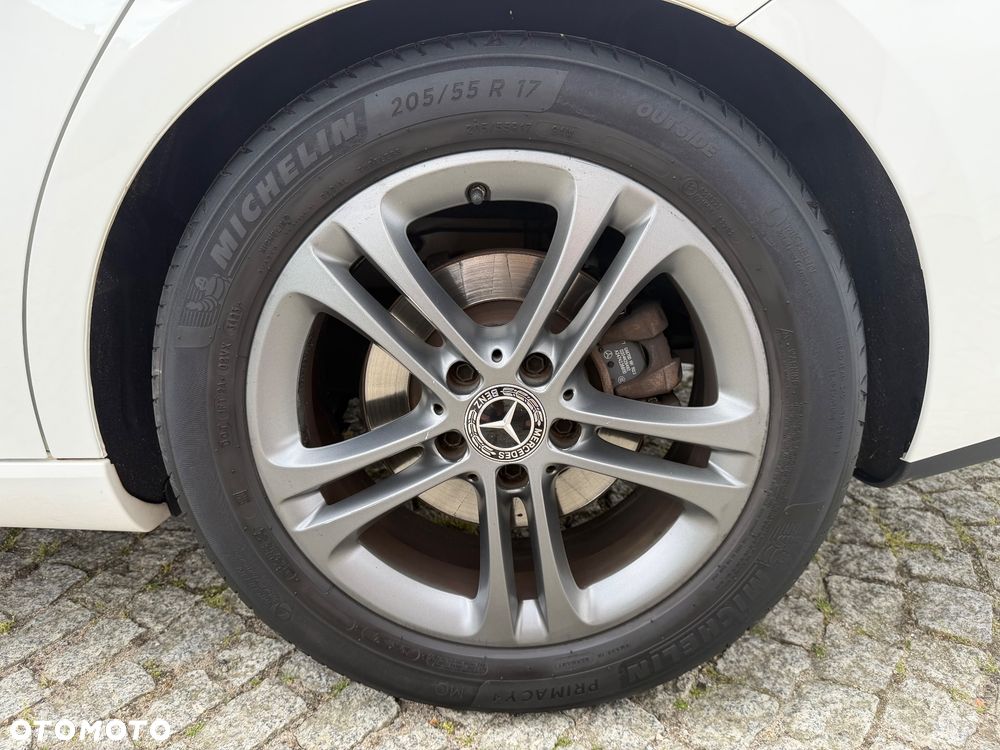Mercedes-Benz CLA 180 7G-DCT Edition 2020 - 21