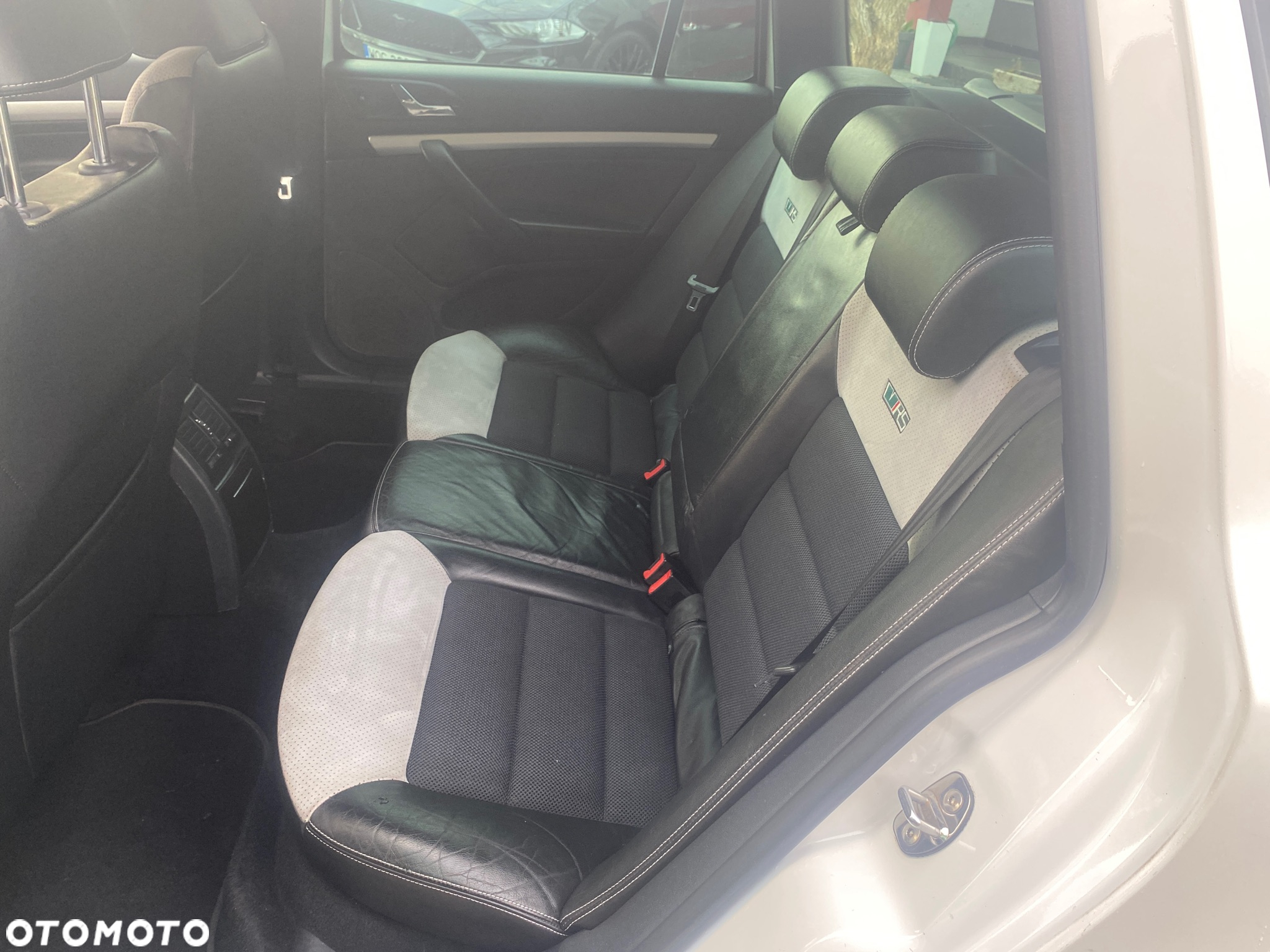 Skoda Octavia Combi 2.0 TDI DPF RS - 15