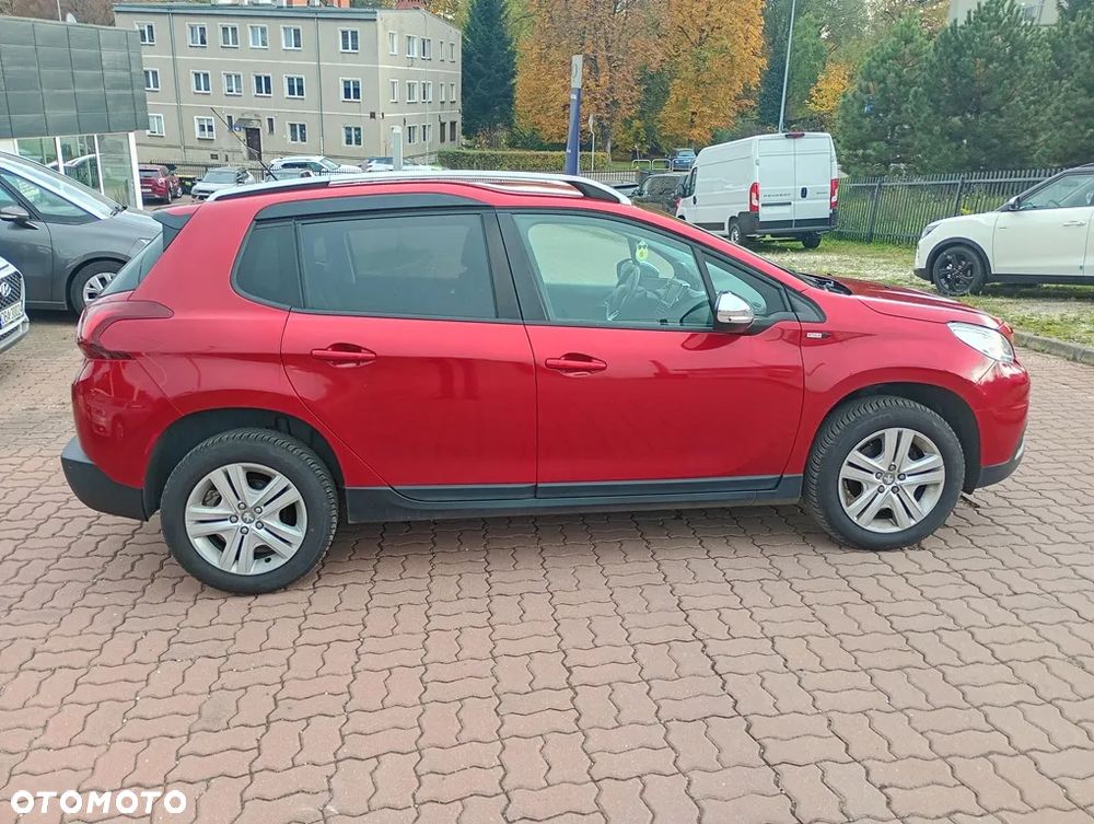 Peugeot 2008 1.2 Pure Tech Style S&S - 6