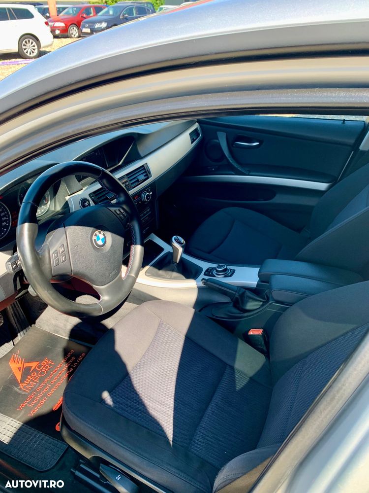 BMW Seria 3 318i - 9