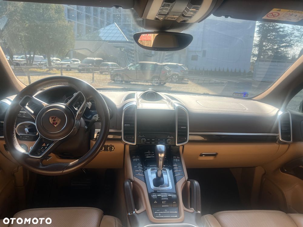 Porsche Cayenne - 10