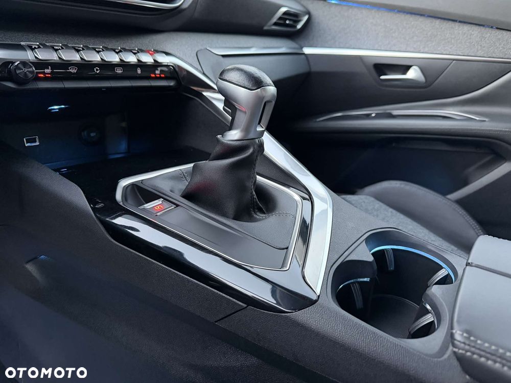 Peugeot 3008 1.6 BlueHDi Allure S&S - 28