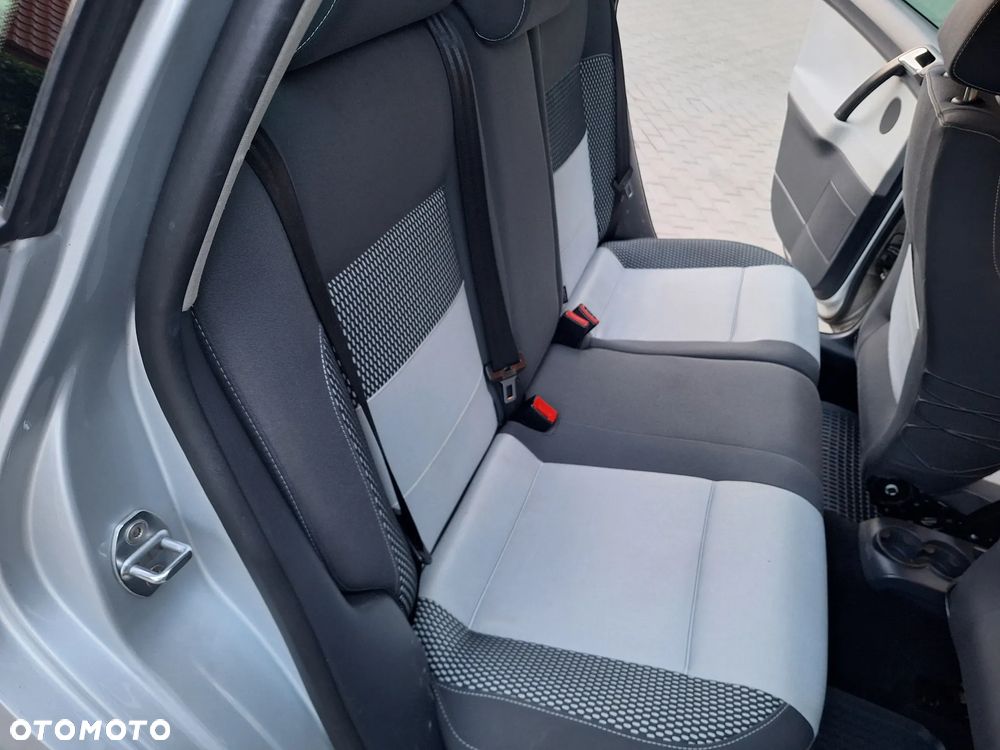 Volkswagen Polo Cross - 33