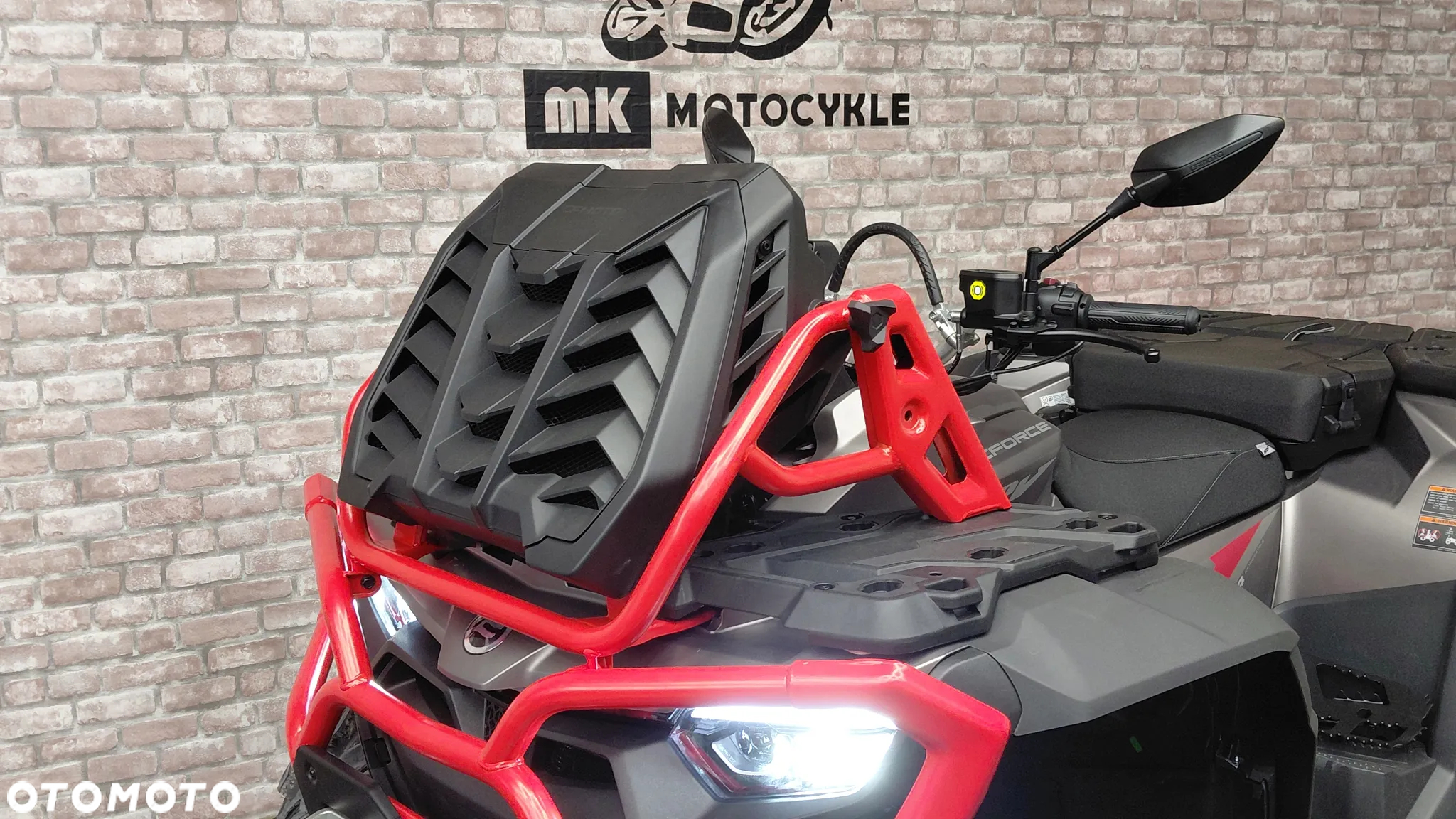 CFMoto CForce - 8