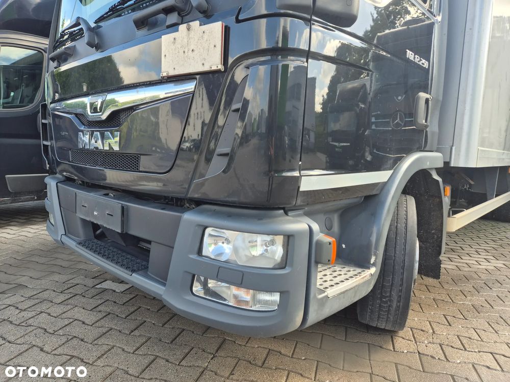 MAN TGL 12.250 3 osobowy oryginał 6.2m 7.6m HAK AUTOMAT KLIMA 12000kg ESP EURO 6 / TOP STAN / okazja nauka jazdy MOŻLIWOŚĆ DOSTOSOWANIA elka - 6