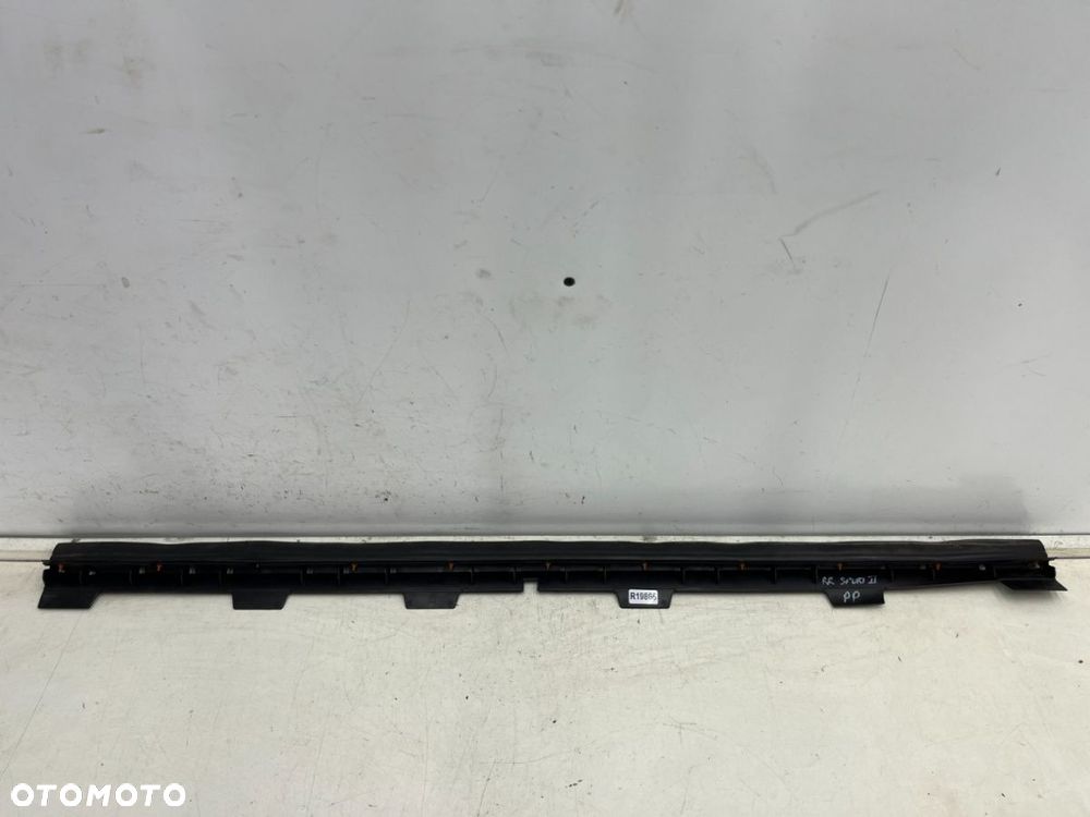 Listwa Range Rover Sport II L494 13-22r. prawa przednia dolna USZCZELKA nakładki drzwi prawy przód - 1