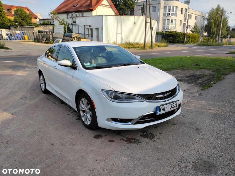 Chrysler 200 - 1