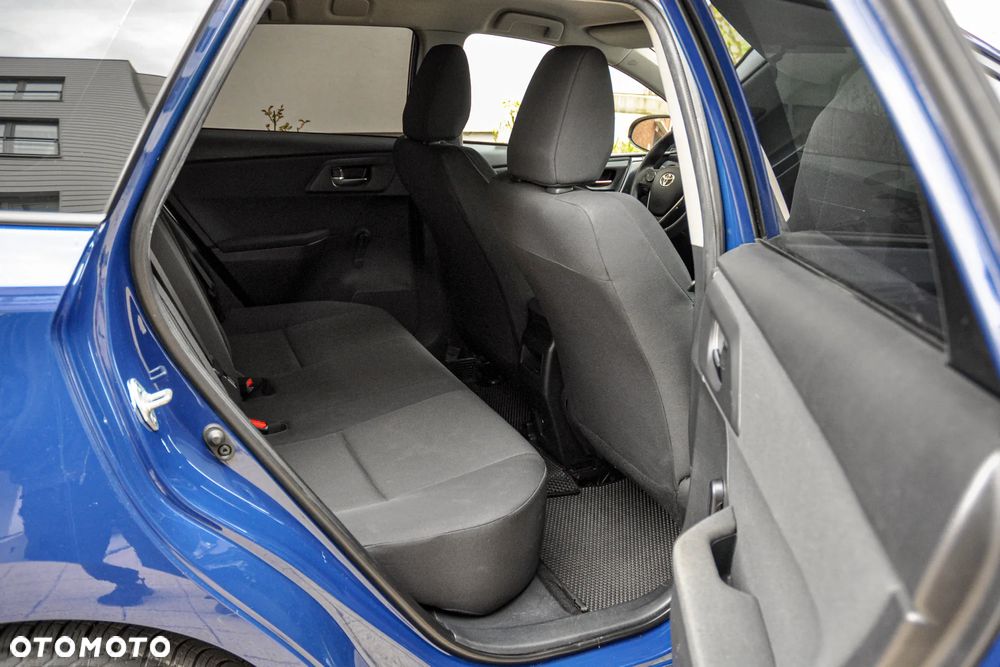 Toyota Auris - 11