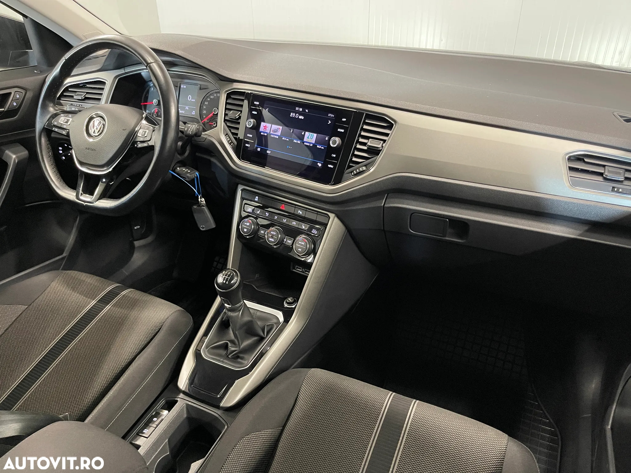 Volkswagen T-ROC 1.0 TSI Design - 8