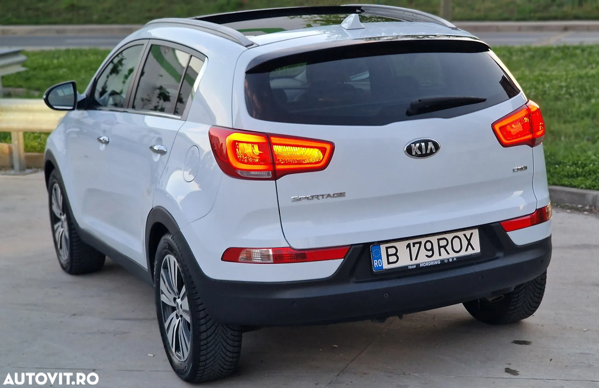 Kia Sportage 1.7 CRDI 2WD Dream-Team Edition - 3