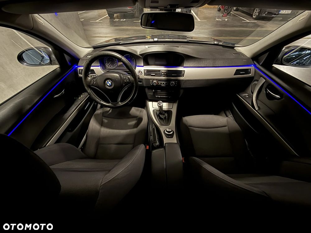 BMW Seria 3 320d - 10