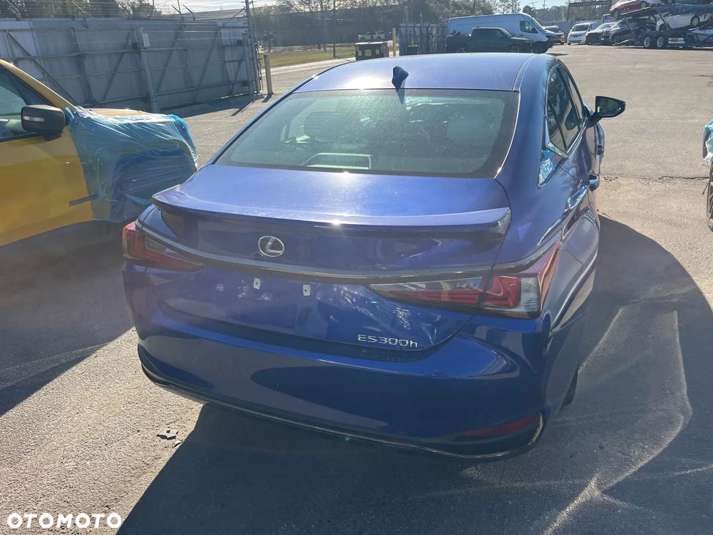 Lexus ES 300h F Sport - 5