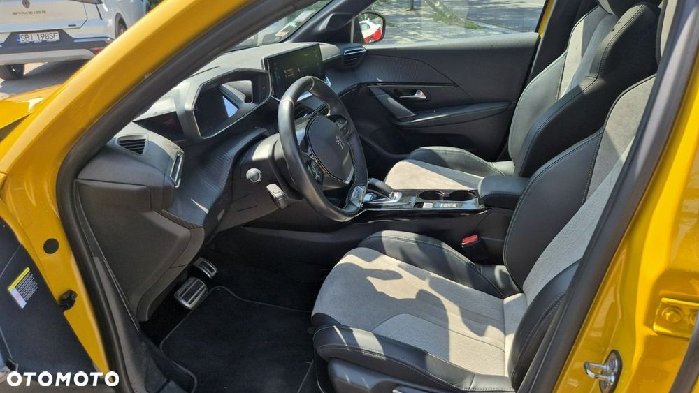 Peugeot 208 GT - 10