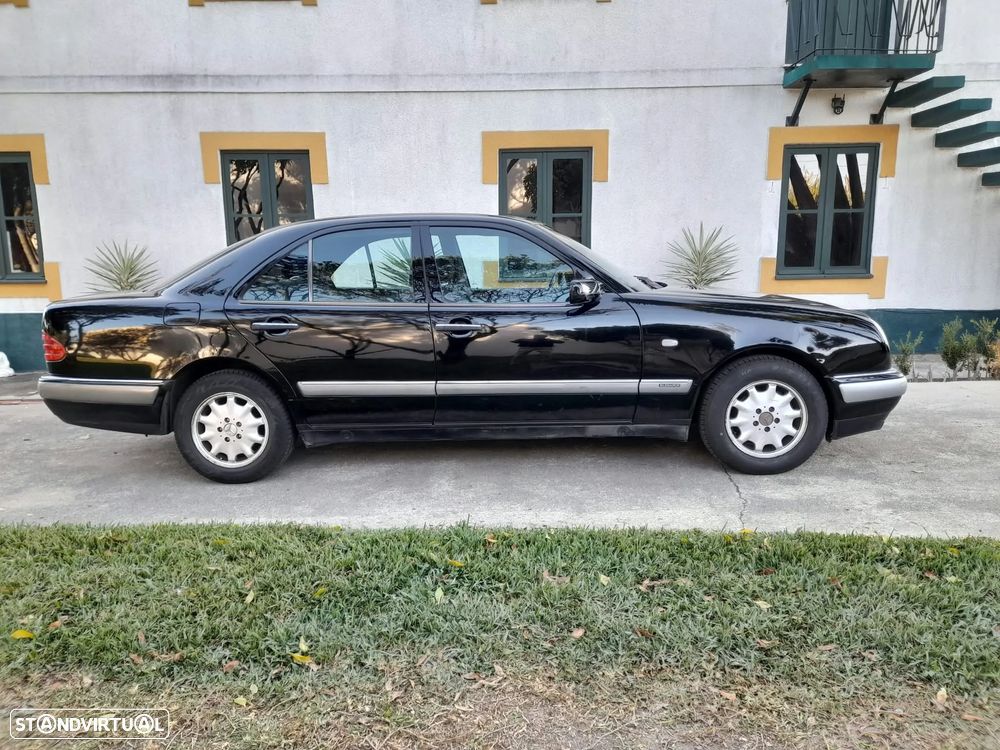 Mercedes-Benz E 200 - 16