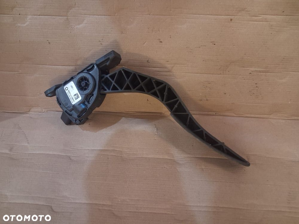 Pedał gazu CHRYSLER 300C  3.0 CRD  04861714AB   04861681AA  OE - 1