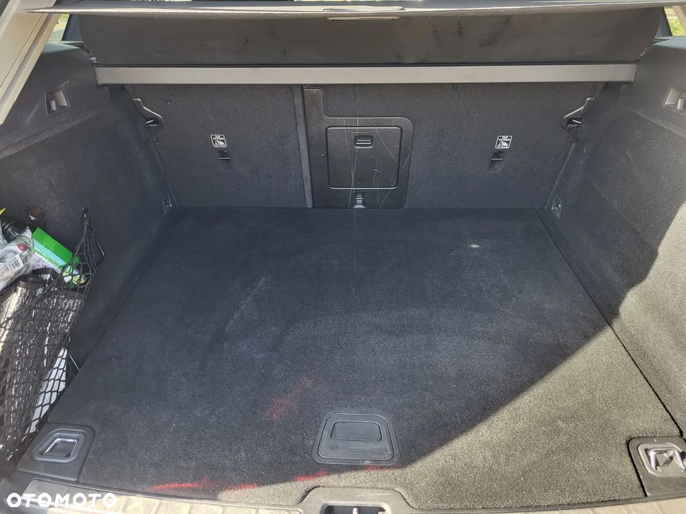 Volvo XC 60 B4 D Ultimate Dark - 28