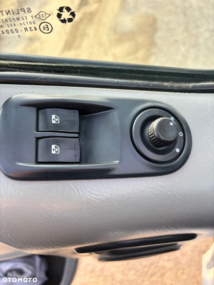 Opel Vivaro L2H1 2.9t Essentia - 15