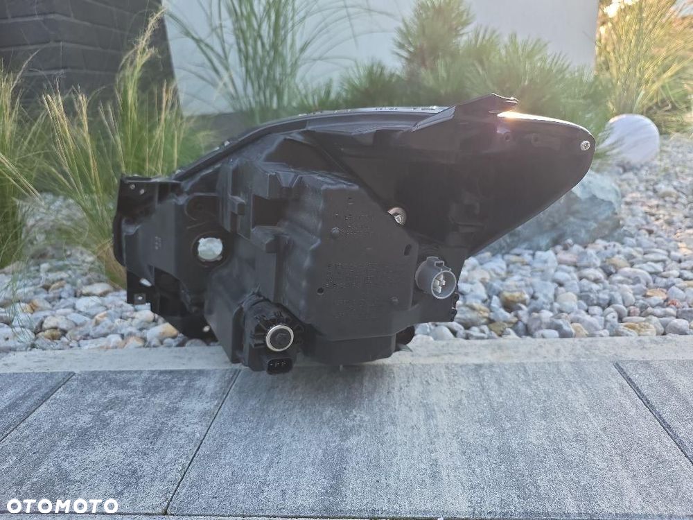 SUZUKI SWIFT MK8 Lampa prawa przód Kompletna Full Led Dynamic W2966 24681 - 7