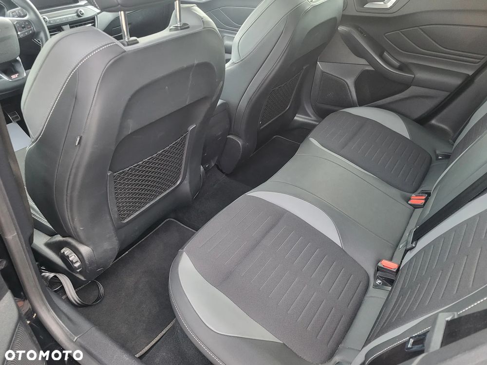 Ford Focus 2.0 EcoBlue ST - 16