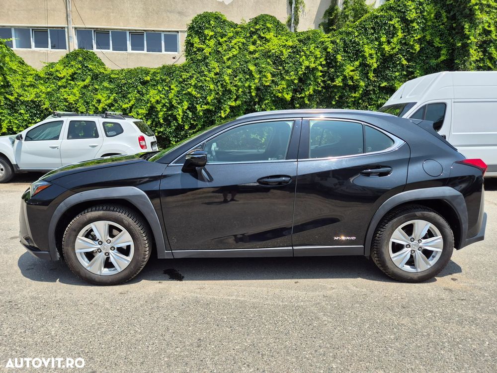 Lexus UX ver-250h-2-0l-hev-20h---178-hp-4x2-cvt-business - 27
