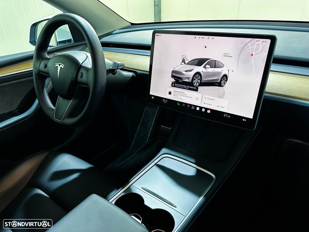 Tesla Model Y Long Range Dual Motor AWD - 37