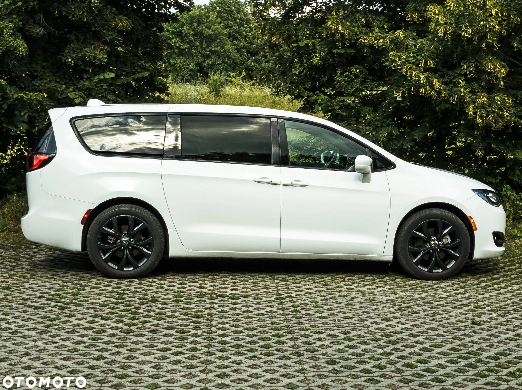 Chrysler Pacifica - 19