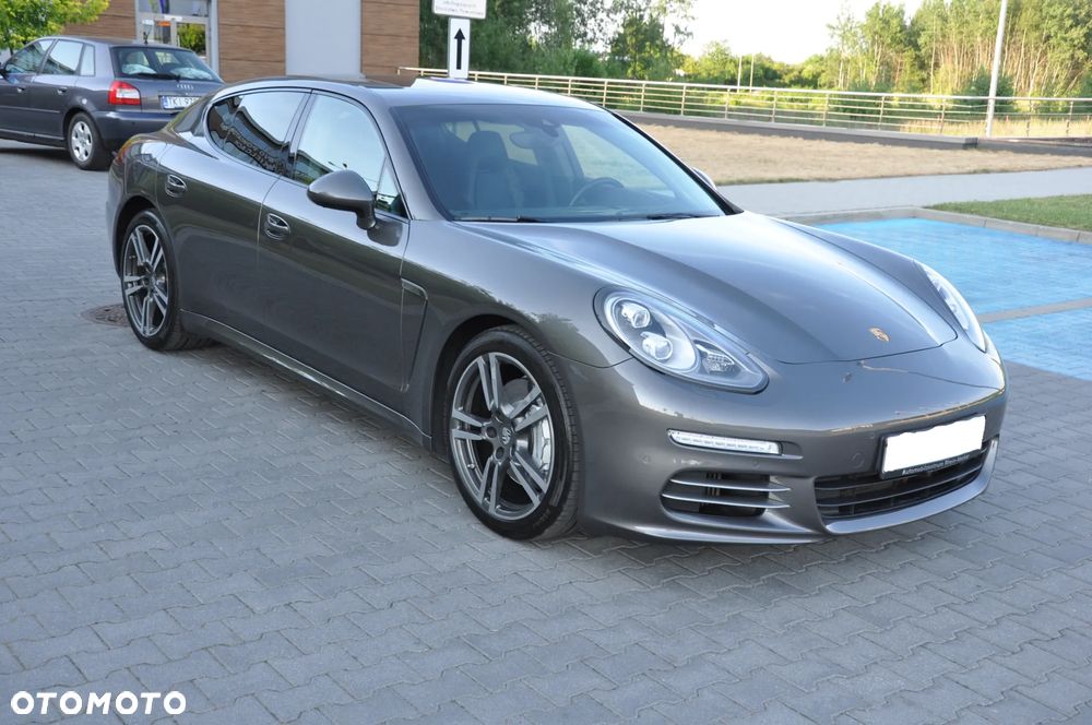 Porsche Panamera 4S - 4