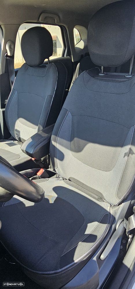 Renault Captur 1.5 dCi Exclusive - 11
