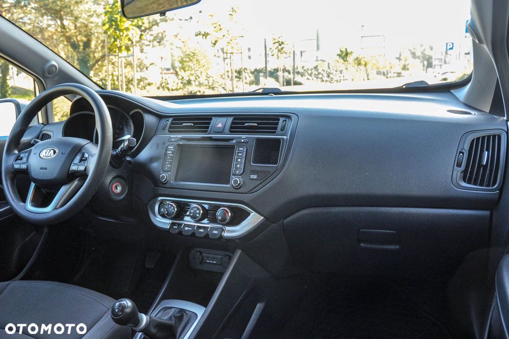 Kia Rio - 10