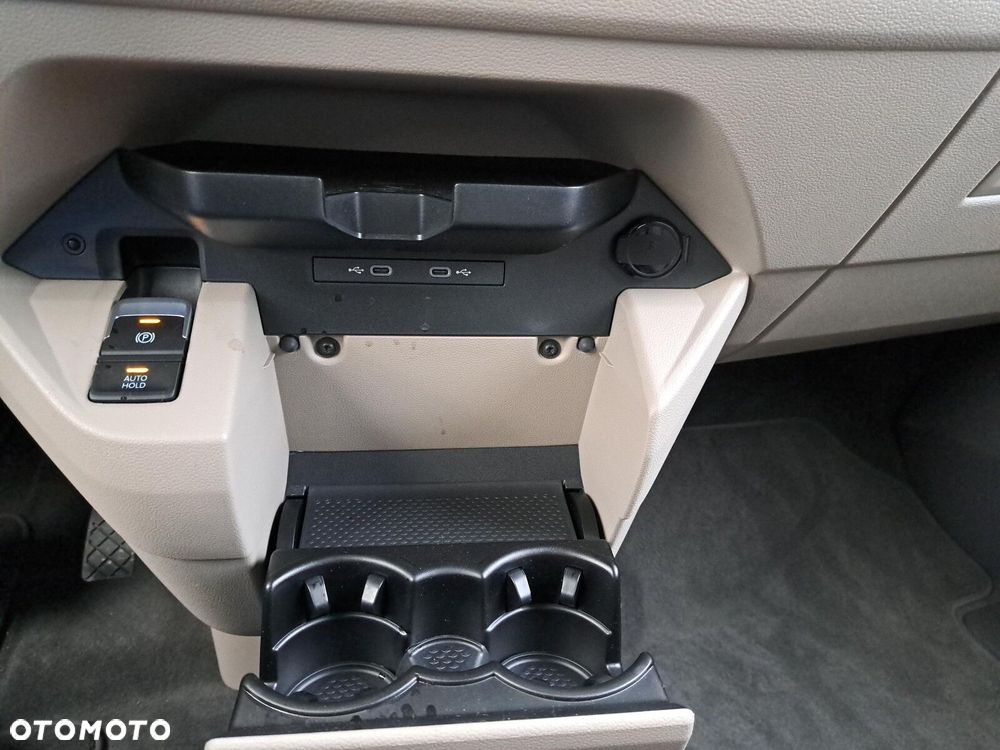 Volkswagen Multivan - 19