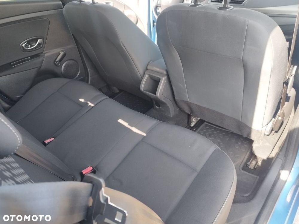 Renault Megane dCi 110 FAP Paris - 12