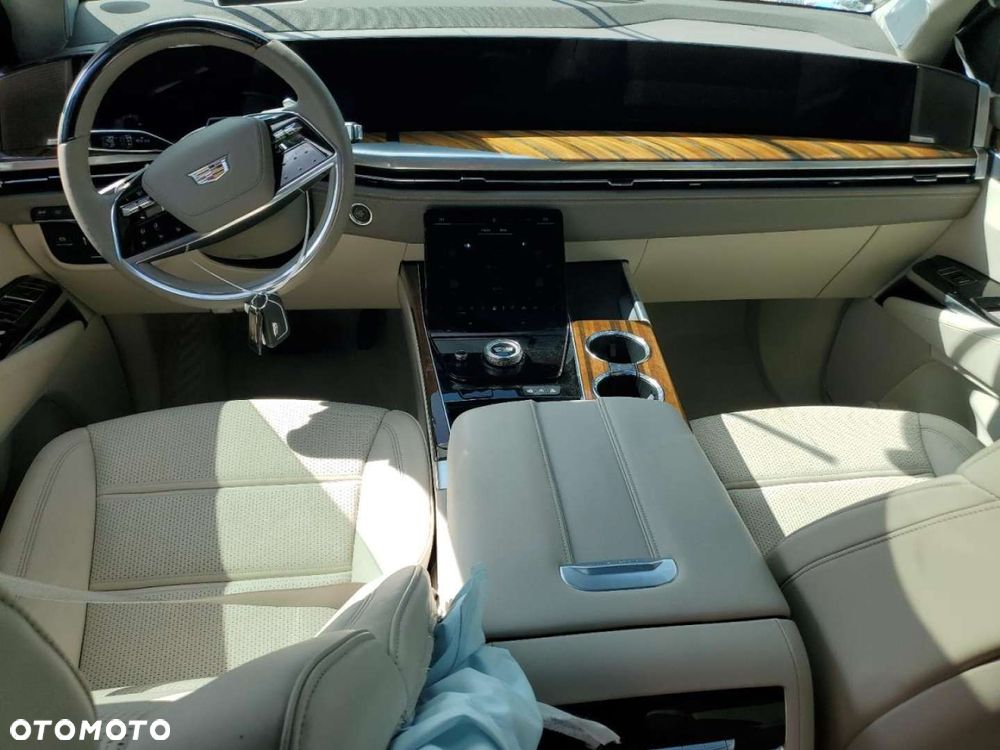 Cadillac Escalade - 9