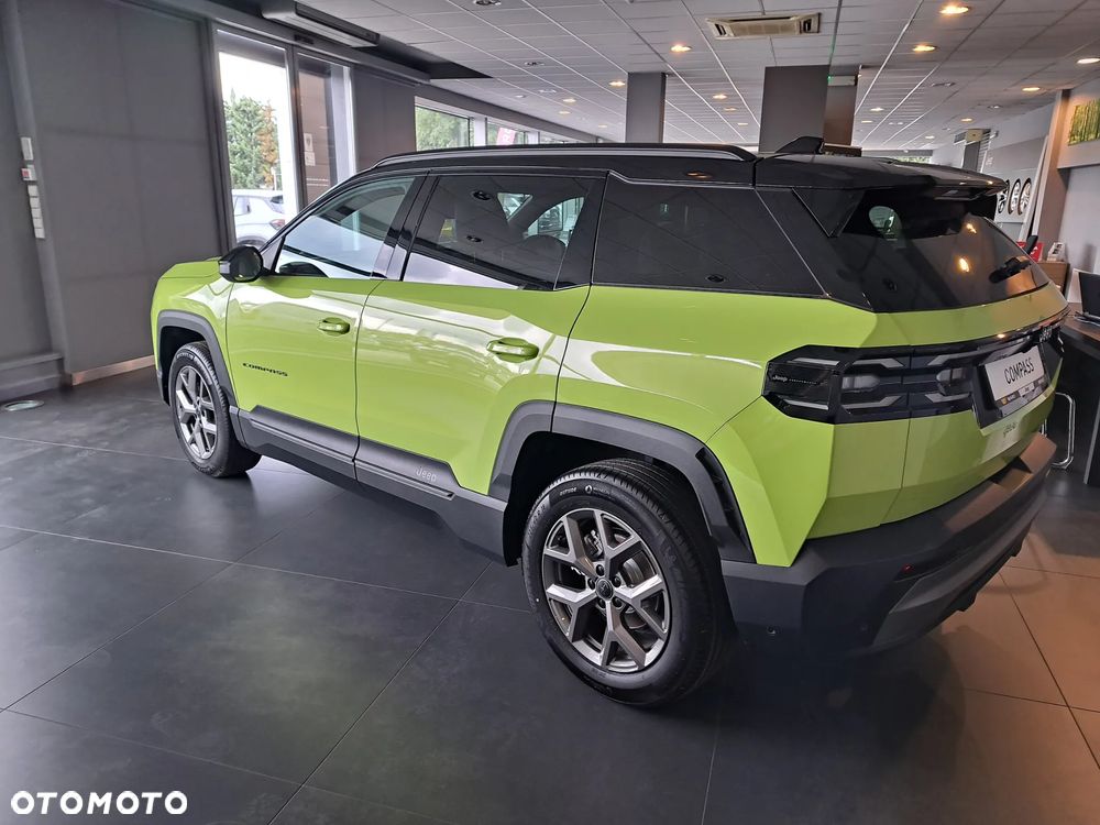 Jeep Compass - 12