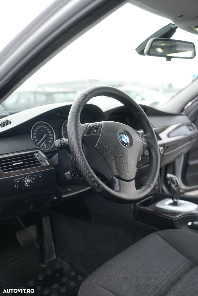 BMW Seria 5 520d Aut. Special Edition - 23