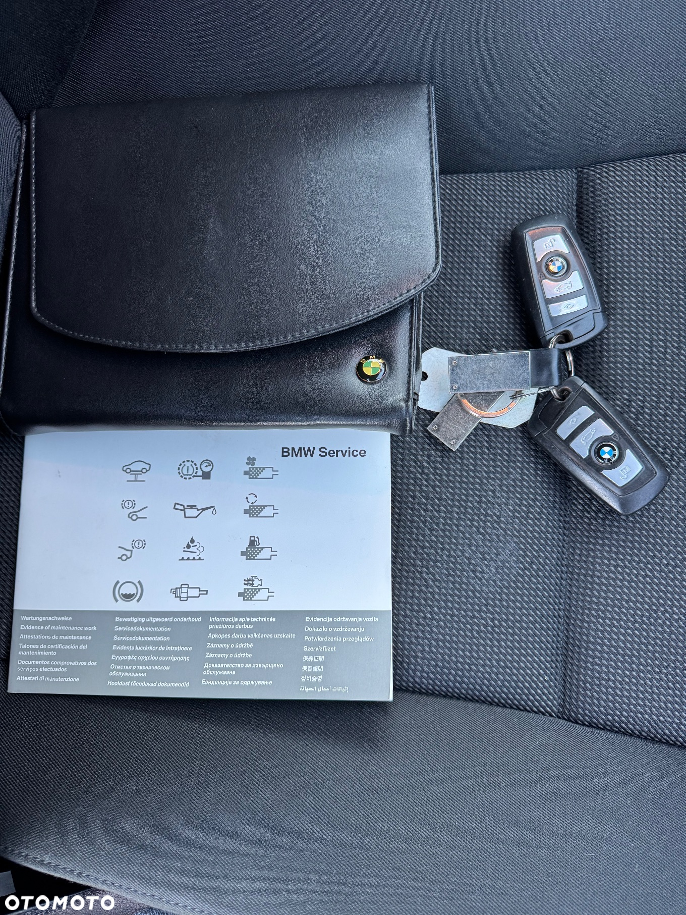 BMW Seria 5 523i - 24
