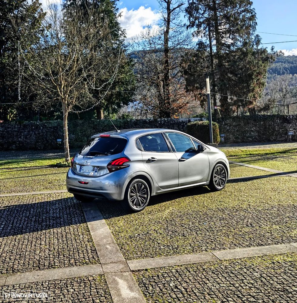 Peugeot 208 PureTech 110 Stop & Start Signature - 20