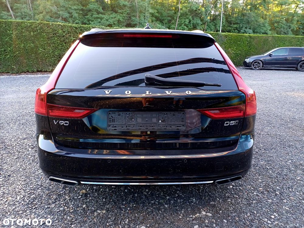 Volvo V90 D5 AWD Geartronic Momentum - 4