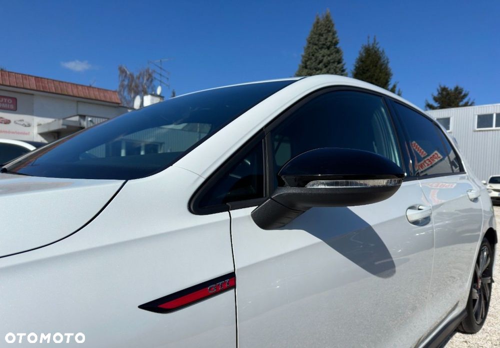 Volkswagen Golf - 12