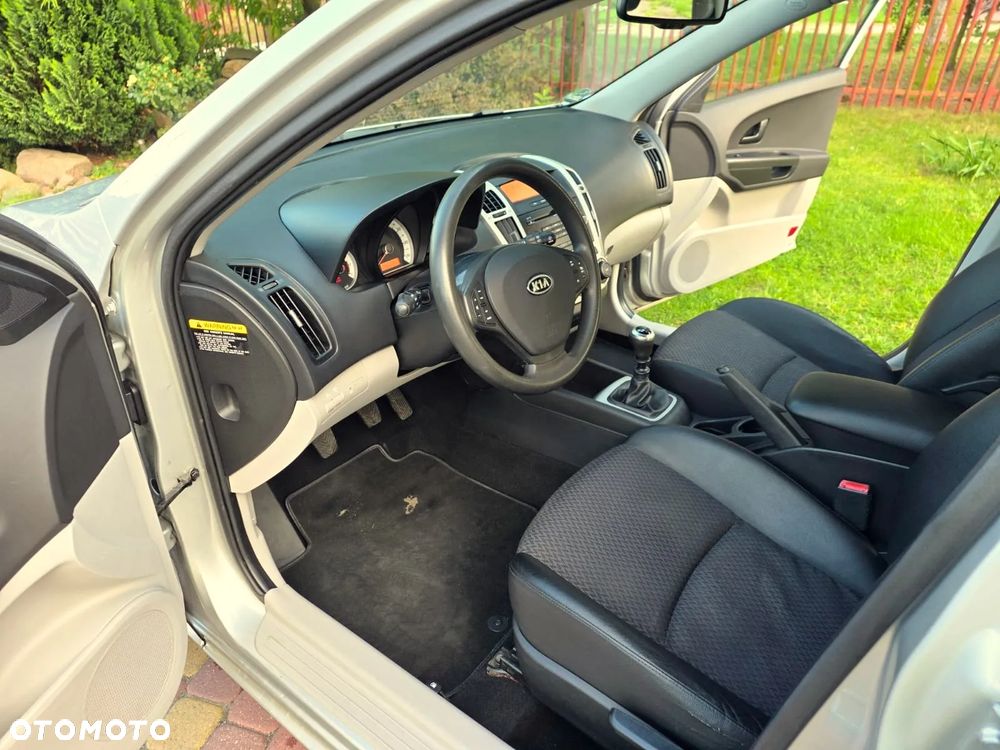 Kia Ceed - 6