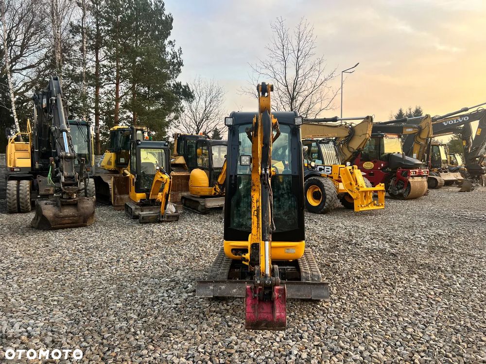 JCB 8018 - 8