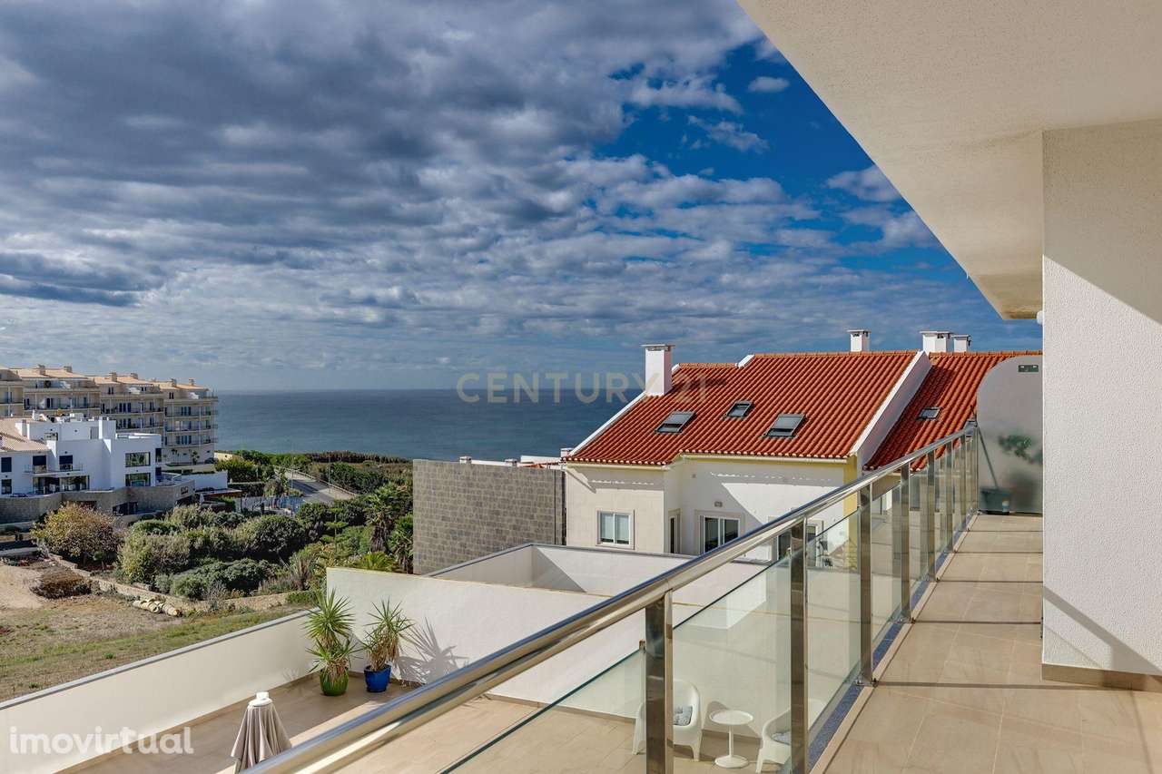 T2 A ESTREAR, COM VARANDA E GARAGEM, EM CONDOMÍNIO COM PISCINA - Grande imagem: 2/39