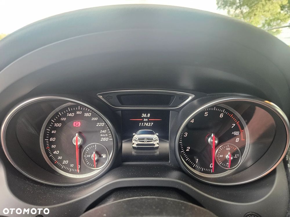Mercedes-Benz CLA 200 UrbanStyle Edition - 27