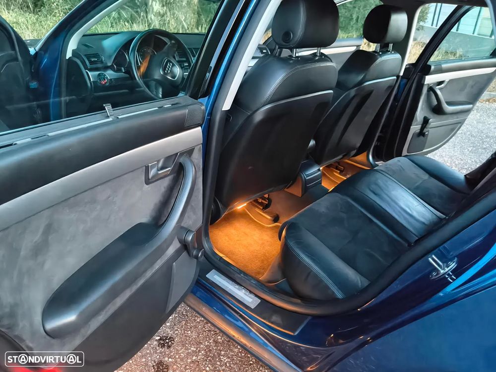 Audi A4 Avant 2.0 TDI Advance - 9