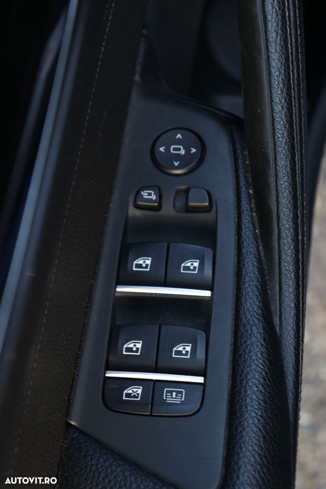 BMW Seria 5 520d xDrive AT - 25
