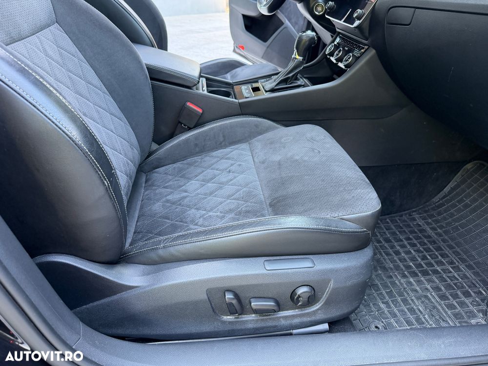 Skoda Superb 2.0 TDI DSG Sportline - 17