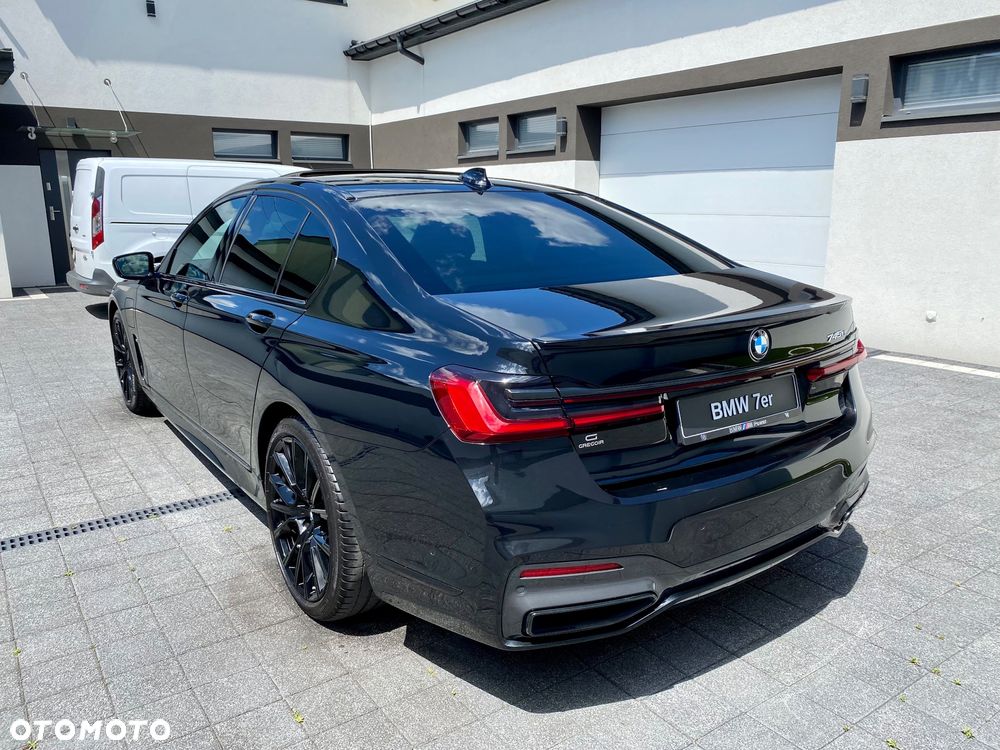 BMW Seria 7 745e sport - 12